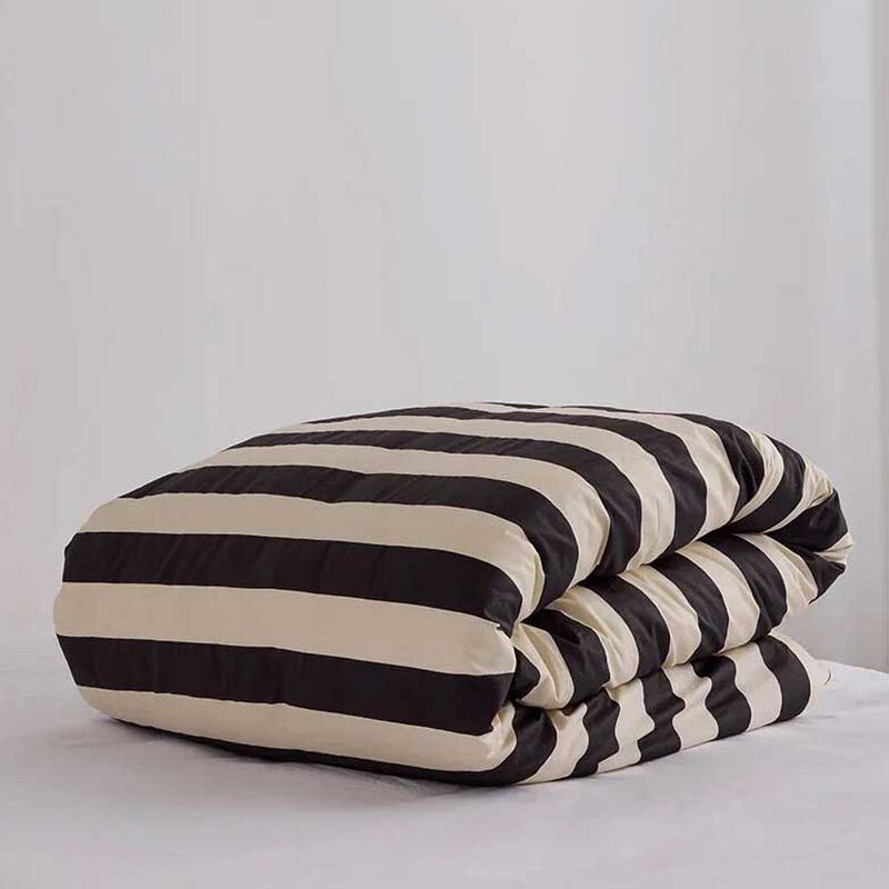 HOMMEY. Stripes Quilt Cover image number 1